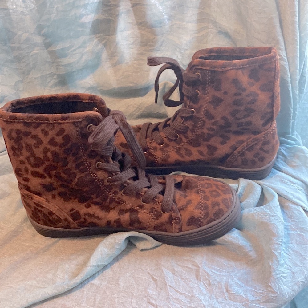 Airwalk Leopard Cheetah Hi Top Skate Shoe Tennis Size 7